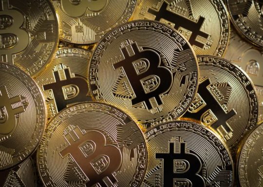 Crypto monnaie : la folle évolution du Bitcoin depuis 10 ans